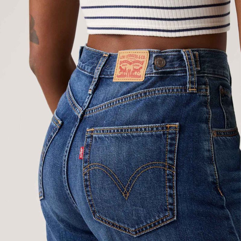 Levi's Cinch Mid-Thigh Kiss Goodbye Jean Shorts image number 2